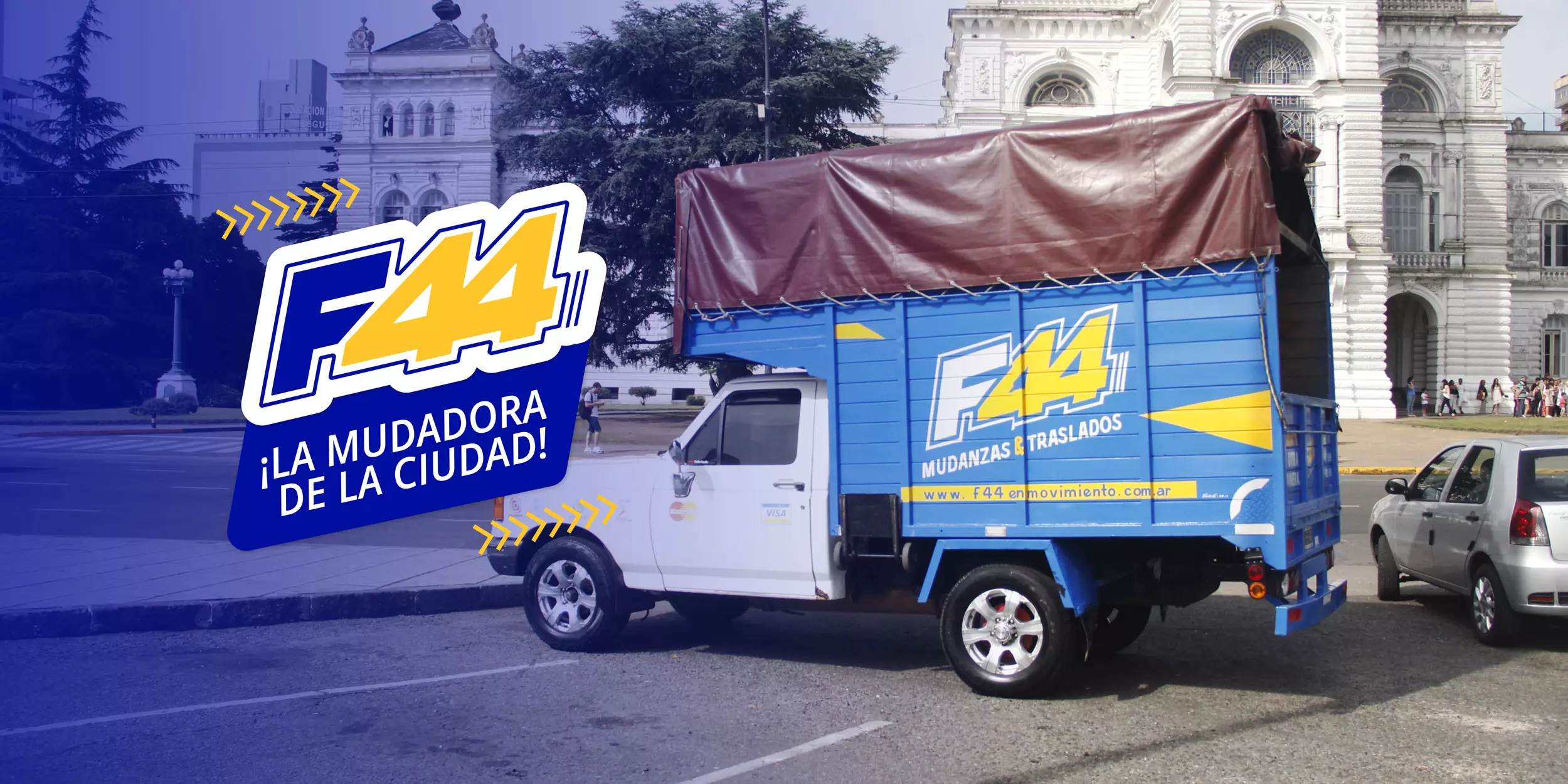Camión de F44 en Movimiento frente a la Municipalidad de La Plata
